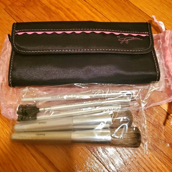 Mary Kay MK signature brush set